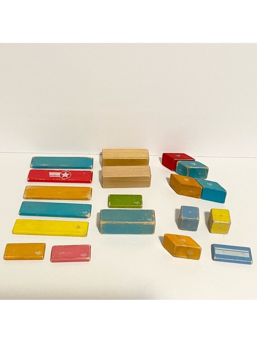 Tegu Magnetic Wooden Blocks 19 Pieces Montessori Building Toy Natural Lot